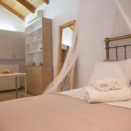 Aurelia Kefalonia Willa Angon